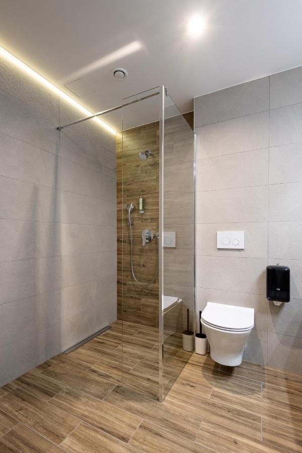 Ilkus Hotel & Restaurant Krze Luaran gambar